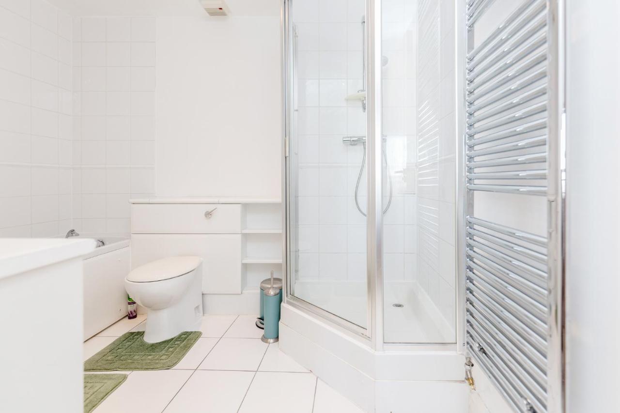 Premium Excel 3 & 2 Bedrooms * Londra
