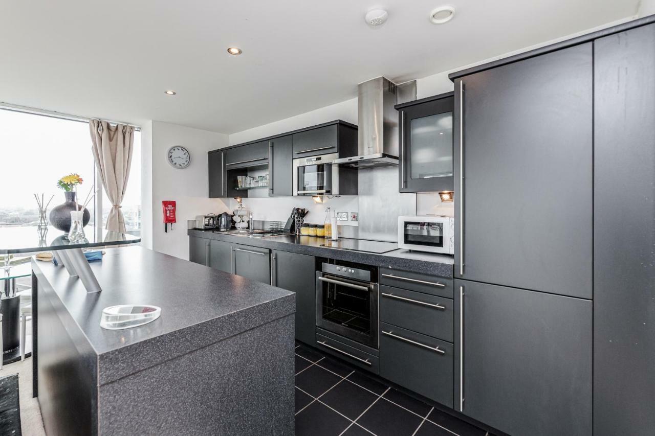 Premium Excel 3 & 2 Bedrooms Londra
