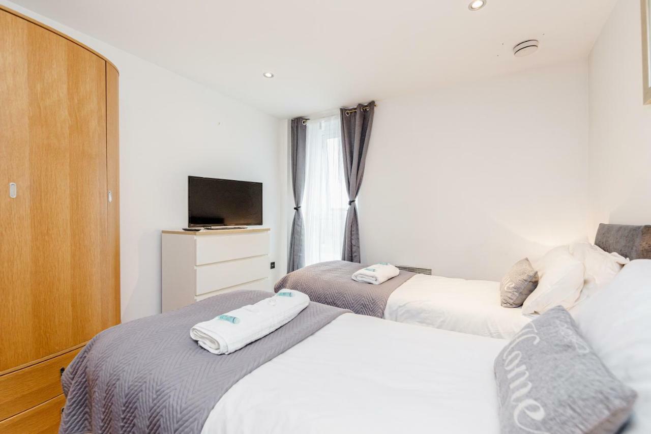 Premium Excel 3 & 2 Bedrooms * Londra